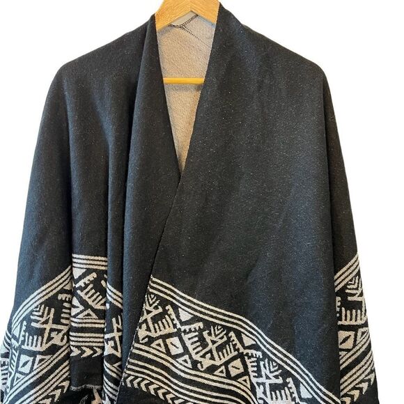 Grey & Cream Printed Fringe Bottom Soft Oversized Wrap Shall One Size - Picture 2 of 5